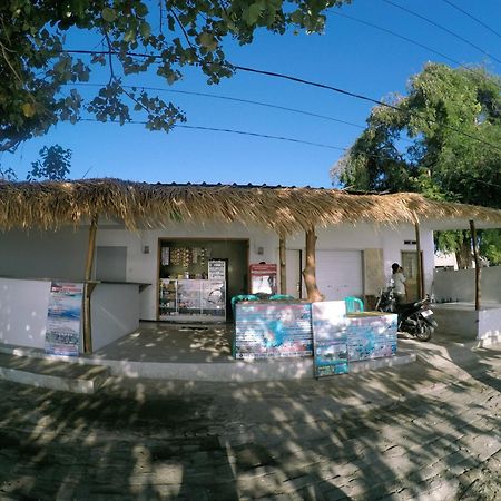 Mango Homestay Секотонг Екстер'єр фото