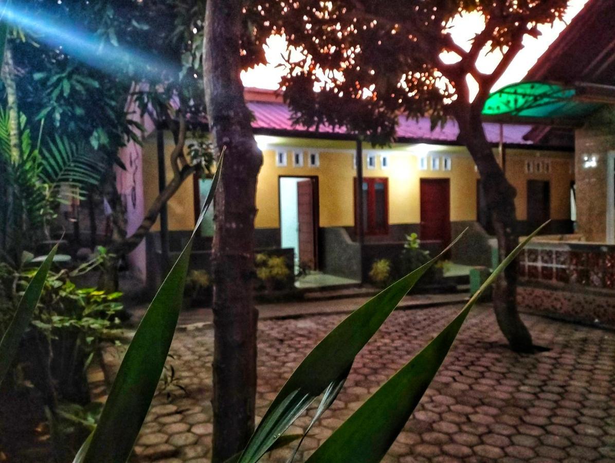 Mango Homestay Секотонг Екстер'єр фото