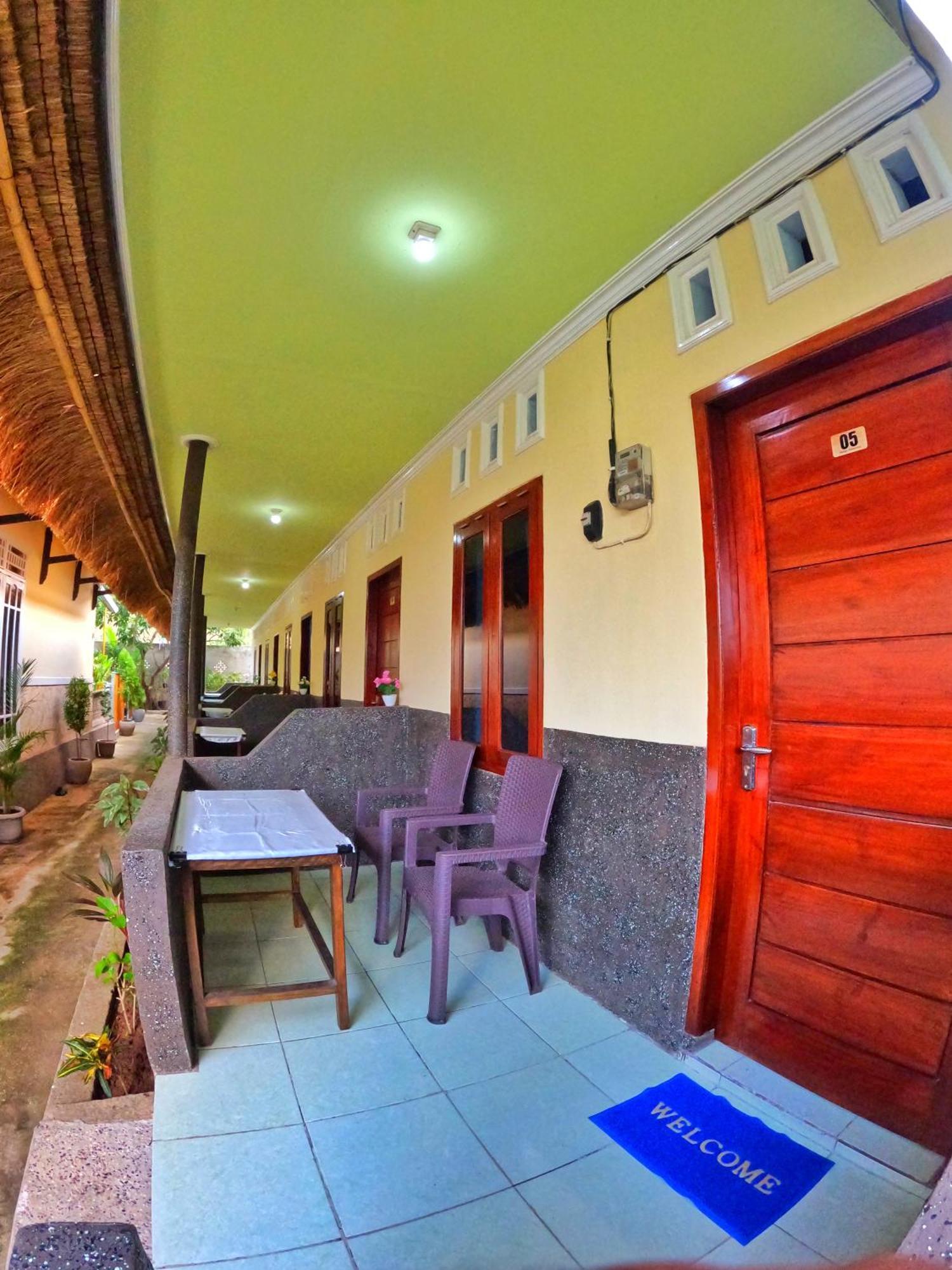 Mango Homestay Секотонг Екстер'єр фото